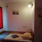 Mama's House Hostel *