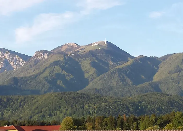 Хостел Mama's House *