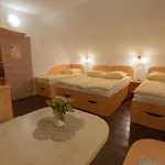 Albergue Mama's House *
