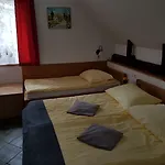 Albergue Mama's House *