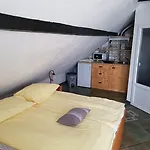 Mama's House Albergue *