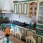 Mama's House *