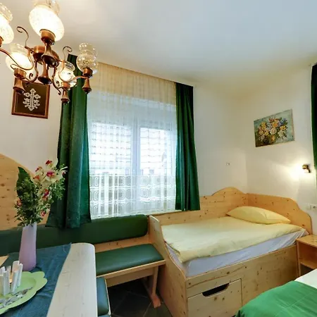 Mama's House Hostel *