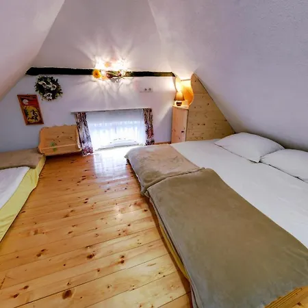 Mama's House Hostel