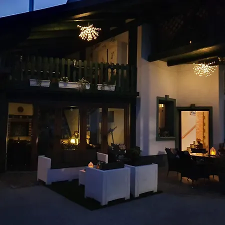 Mama's House 서클리예나고렌스켐