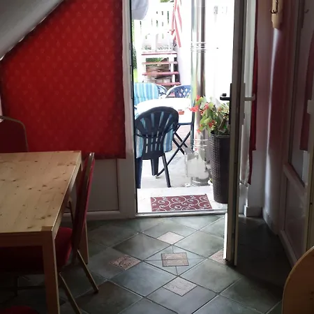 ホステル Mama's House 7min From Airport ツェルクニェ・ナ・ゴレニスケム