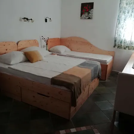 Хостел Mama's House Церклье-на-Гореньскем