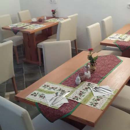 Mama's House * צרקליה נה גורניסקם