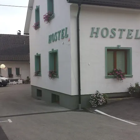 Mama's House * צרקליה נה גורניסקם