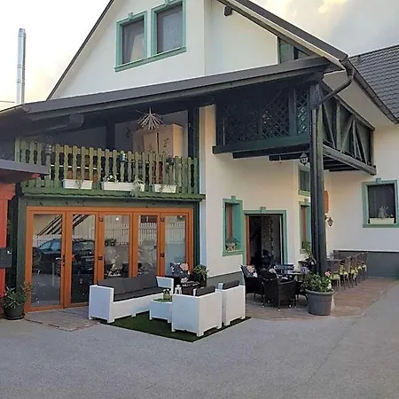 Mama's House 7min From Airport