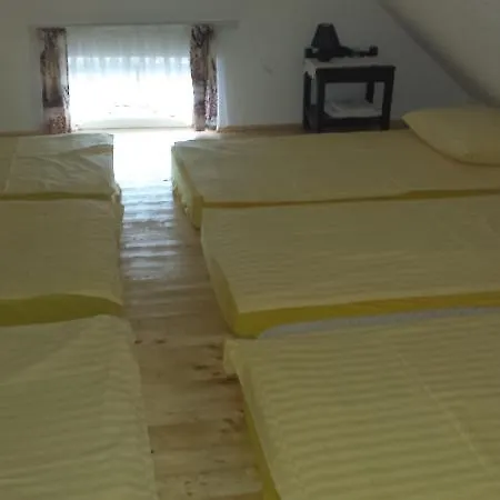Mama's House Hostel *