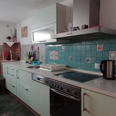 Mama's House Hostel *
