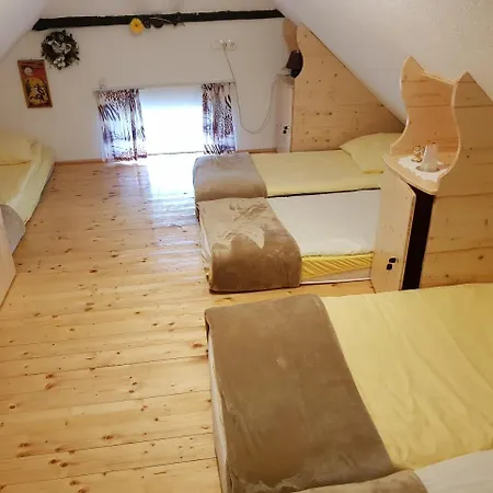 Hostel Mama's House Cerklje na Gorenjskem